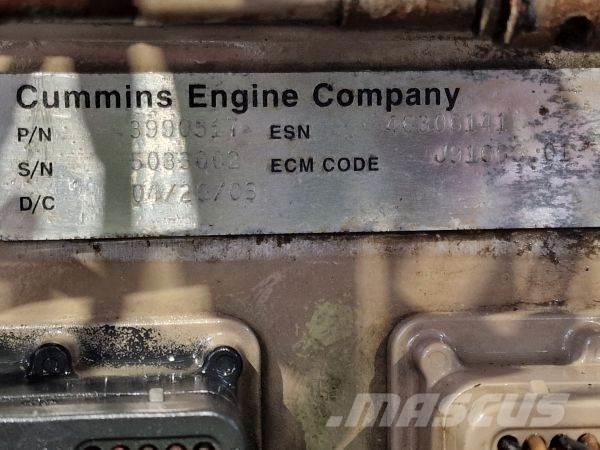 Cummins QSB5.9 エンジン
