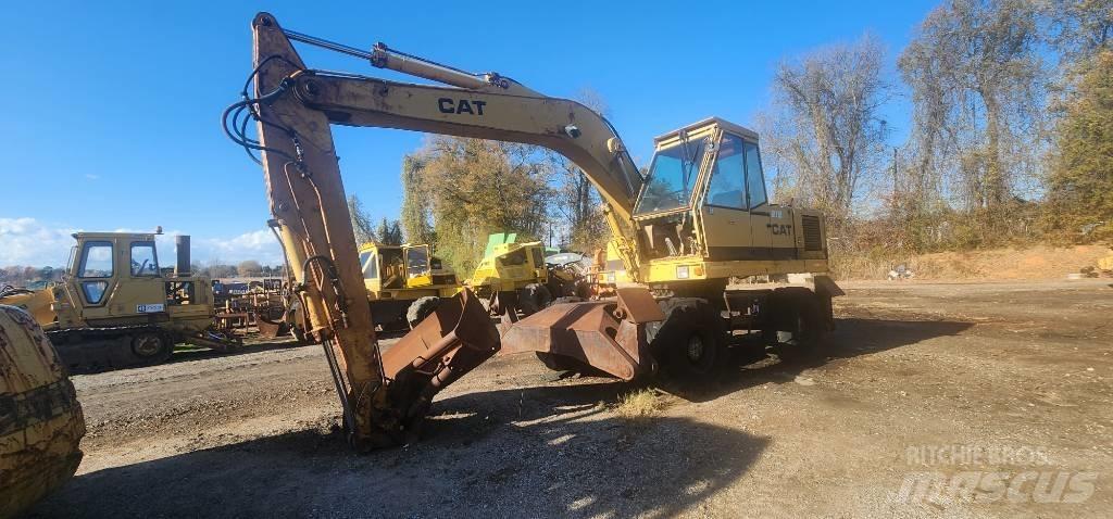 CAT 212 ホイール式油圧ショベル（パワーショベル・ユンボ・バックホー）