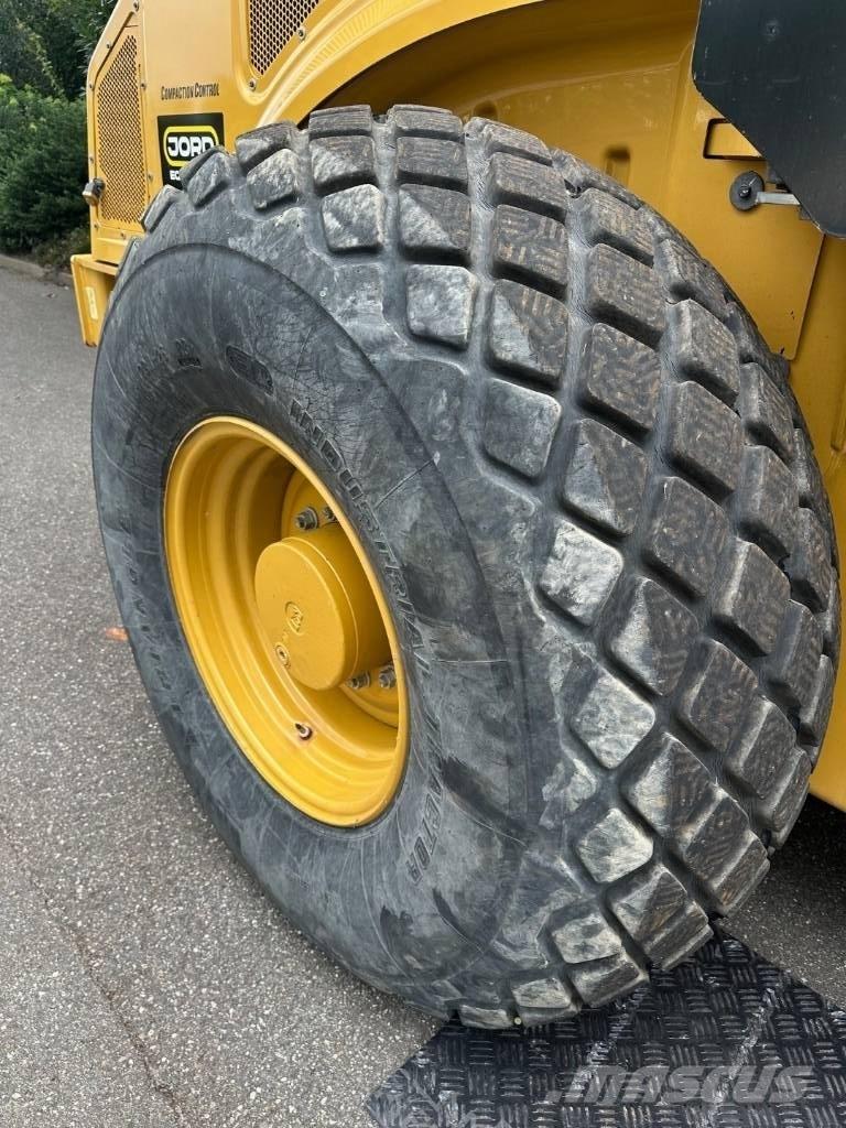 CAT CS 66 B 振動ローラ