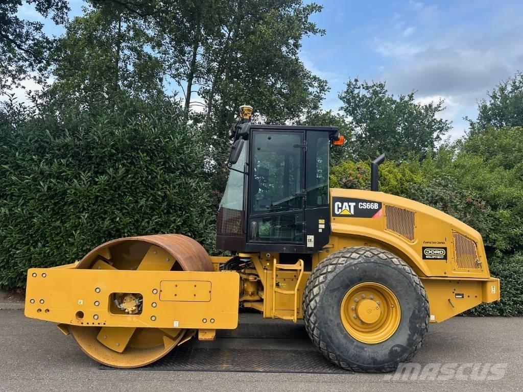 CAT CS 66 B 振動ローラ