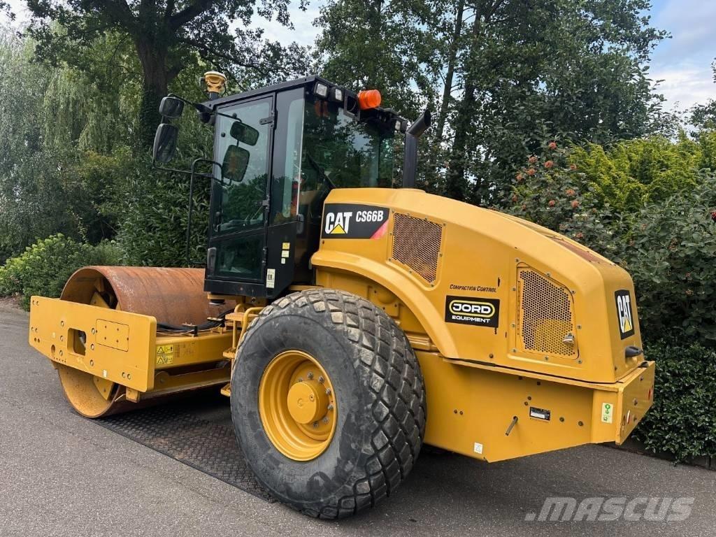 CAT CS 66 B 振動ローラ