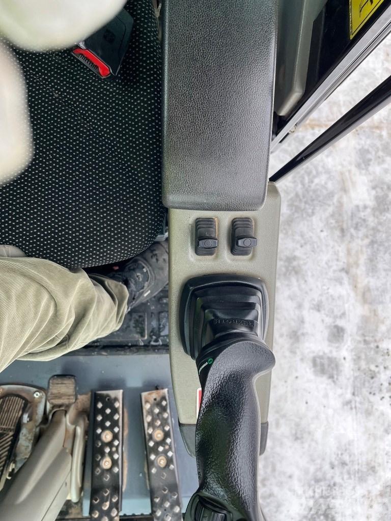 Yanmar B 95 W ホイール式油圧ショベル（パワーショベル・ユンボ・バックホー）