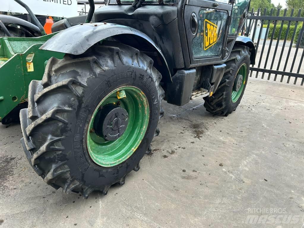 JCB 535-125 テレスコーピックハンドラー