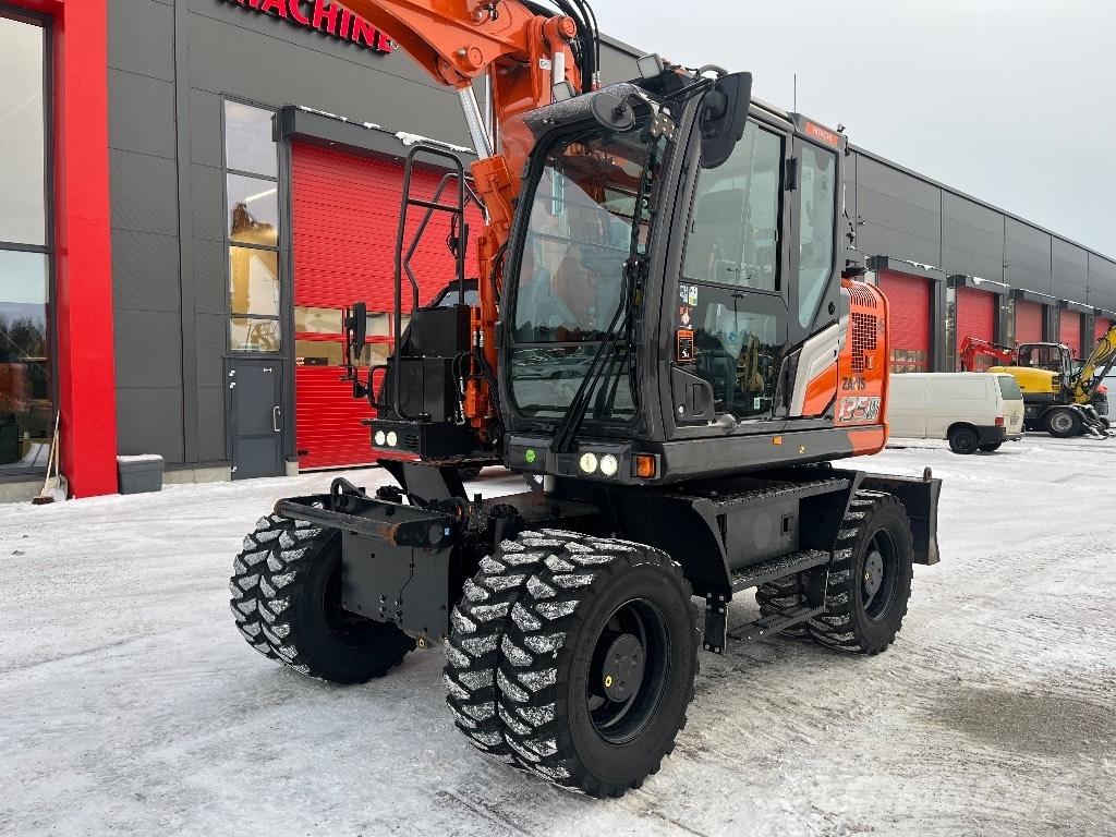 Hitachi ZX 135 W-7 ホイール式油圧ショベル（パワーショベル・ユンボ・バックホー）