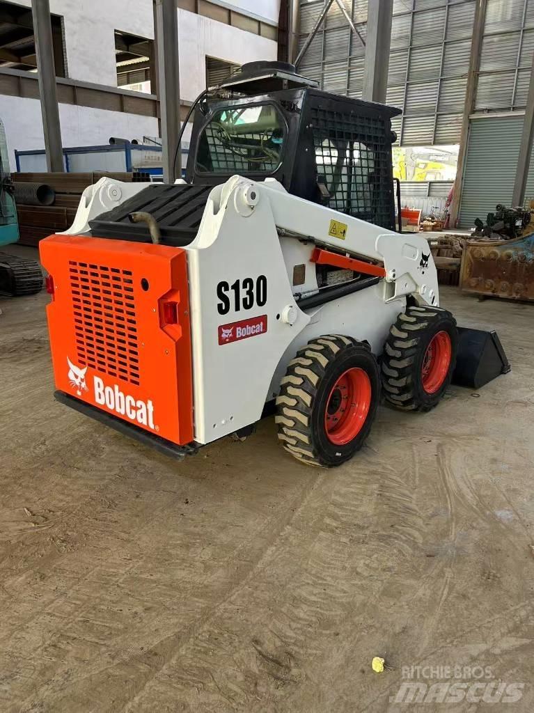 Bobcat S 130 スキッドステアローダー