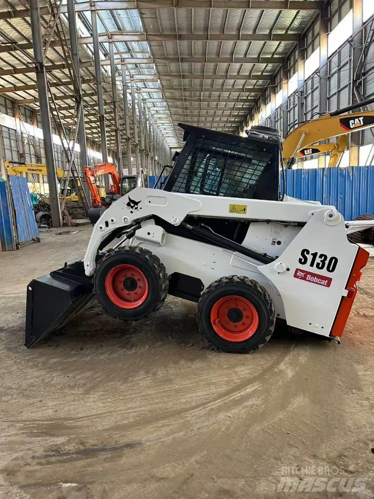 Bobcat S 130 スキッドステアローダー