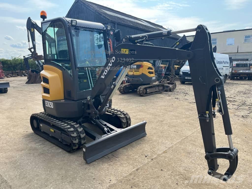 Volvo ECR 25 D ミニ油圧ショベル 7t以下（ミニユンボ・ミニディガー）