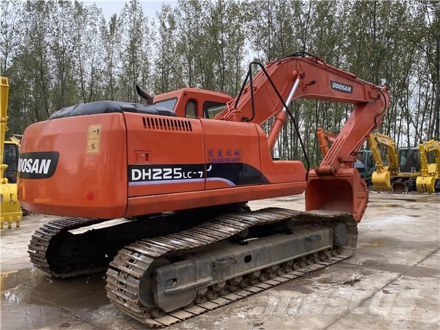Doosan DH225 大型油圧ショベル12t以上（パワーショベル・ユンボ）
