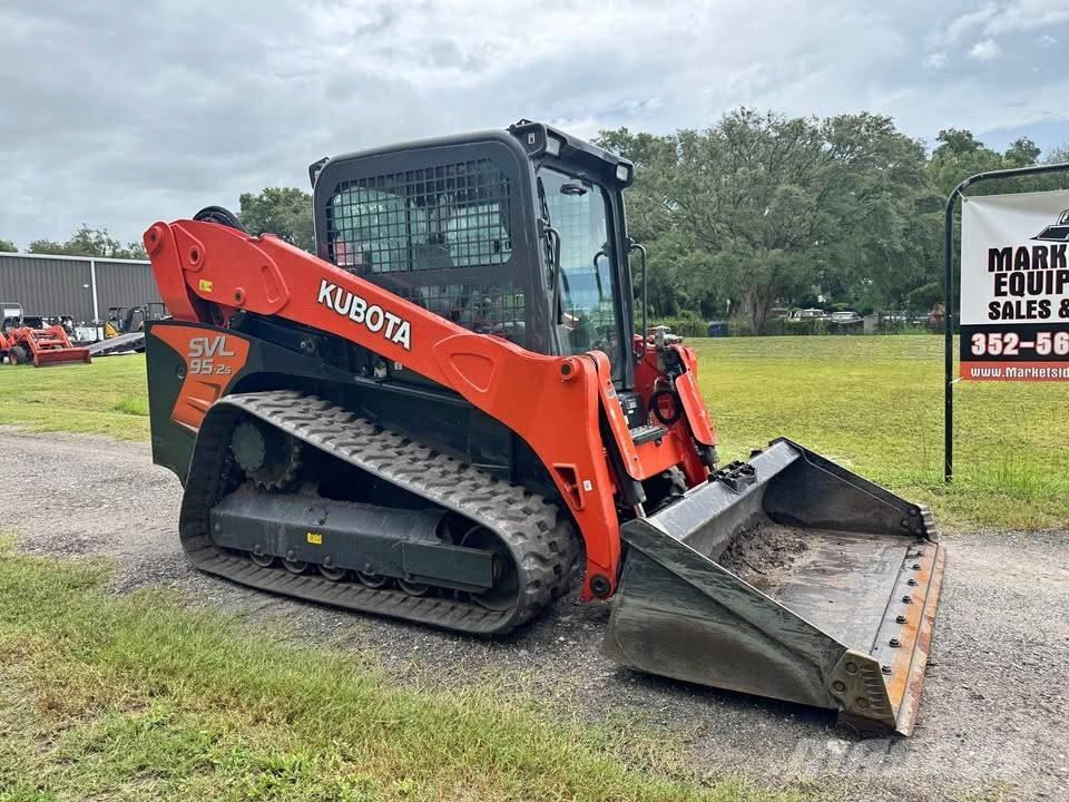 Kubota SVL 95-2 S スキッドステアローダー