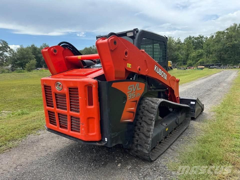 Kubota SVL 95-2 S スキッドステアローダー