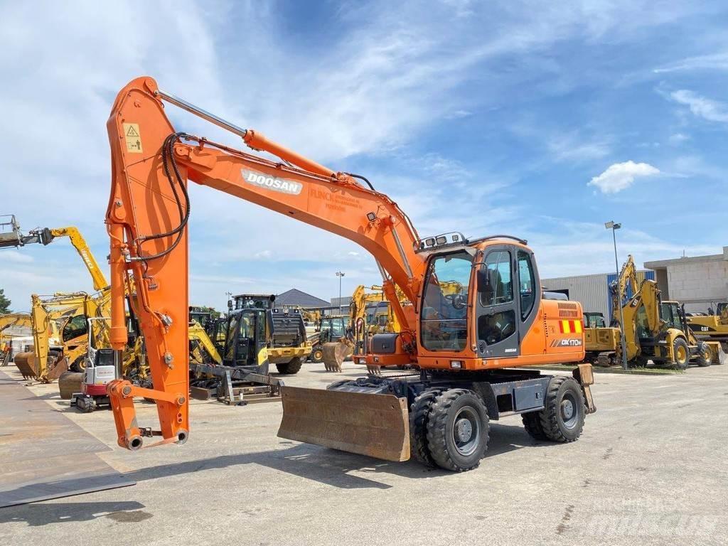 Doosan DX170W NVT ホイール式油圧ショベル（パワーショベル・ユンボ・バックホー）