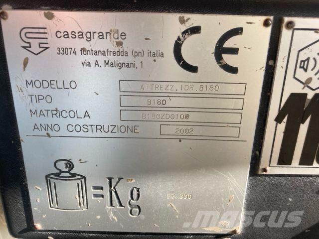 Casagrande B180 クローラドリル