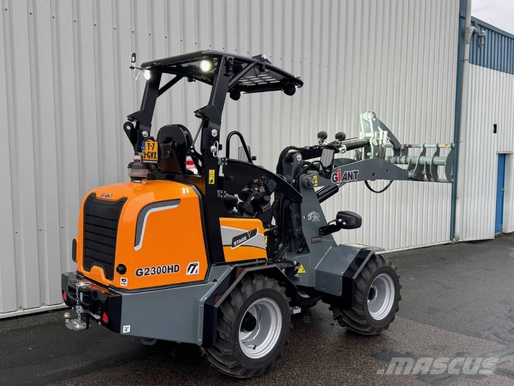 GiANT G 2300 HD ホイールローダー・タイヤショベル