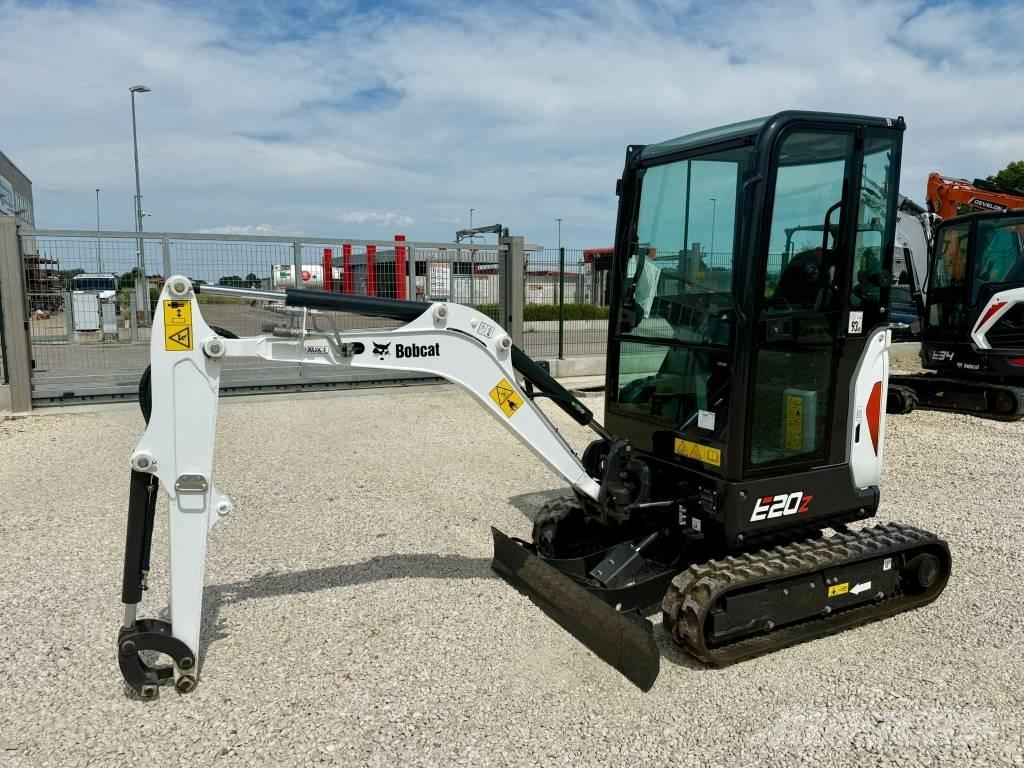 Bobcat E 20z ミニ油圧ショベル 7t以下（ミニユンボ・ミニディガー）