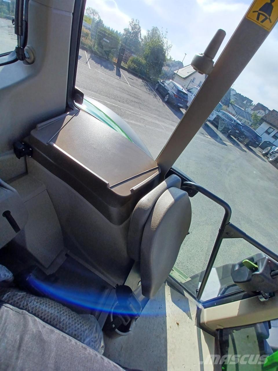 John Deere 6110M トラクター