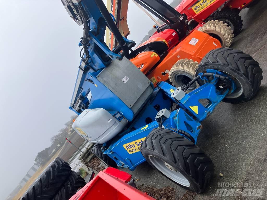 Genie Z 135/70 ブームリフト　屈伸型