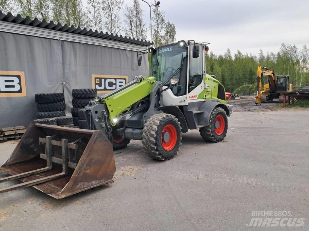 CLAAS 738T テレスコピックホイールローダー
