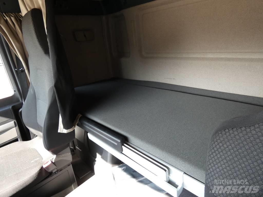 MAN TGL 12.220 BL ボックスボディー、ウイング、箱車