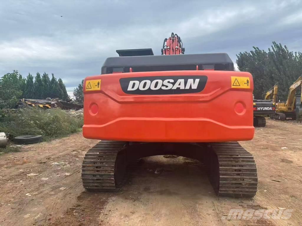 Doosan DX 225 大型油圧ショベル12t以上（パワーショベル・ユンボ）