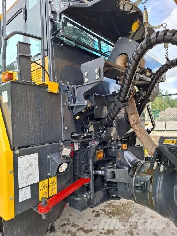 Komatsu HM 300 アーティキュレート式ダンプトラック