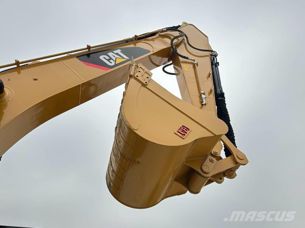 CAT 325D2L 大型油圧ショベル12t以上（パワーショベル・ユンボ）