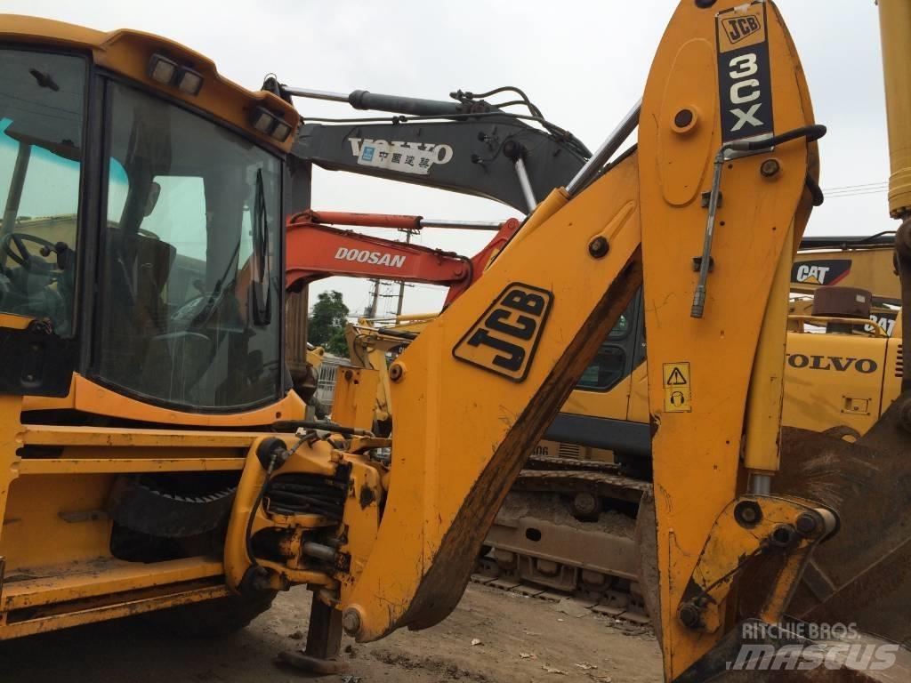 JCB 3CX バックホーローダー