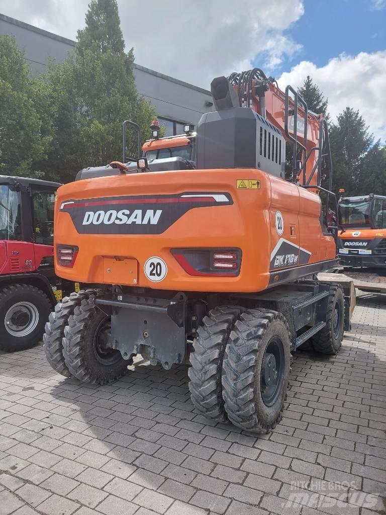 Develon DX 170 W-7 ホイール式油圧ショベル（パワーショベル・ユンボ・バックホー）