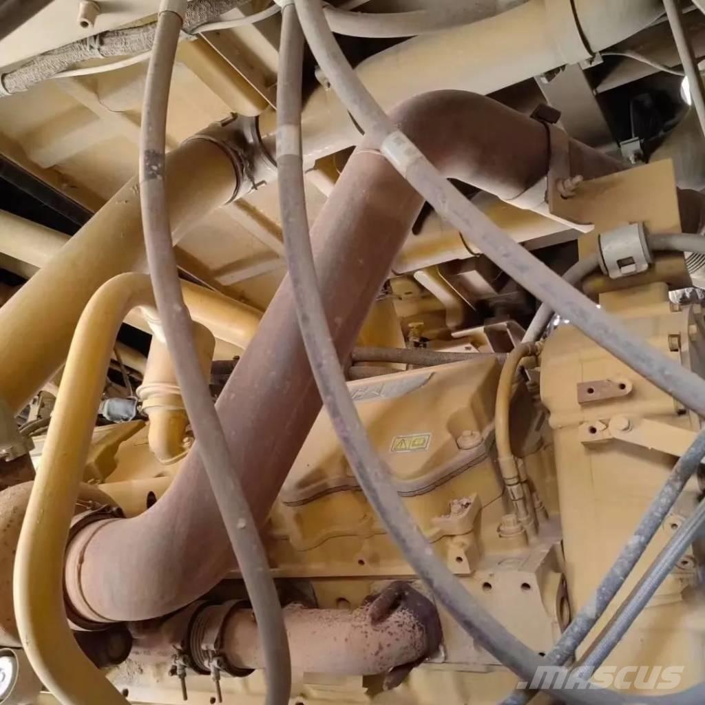 CAT 777 リジットフレーム式ダンプトラック