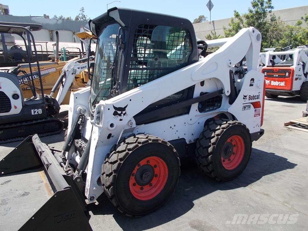 Bobcat S770 スキッドステアローダー