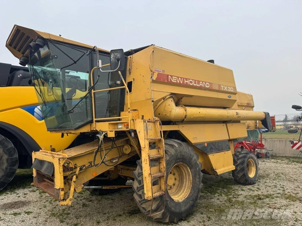 New Holland TX 30 コンバイン