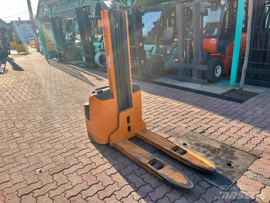 Still EGV 10 V-4101 自走式スタッカー