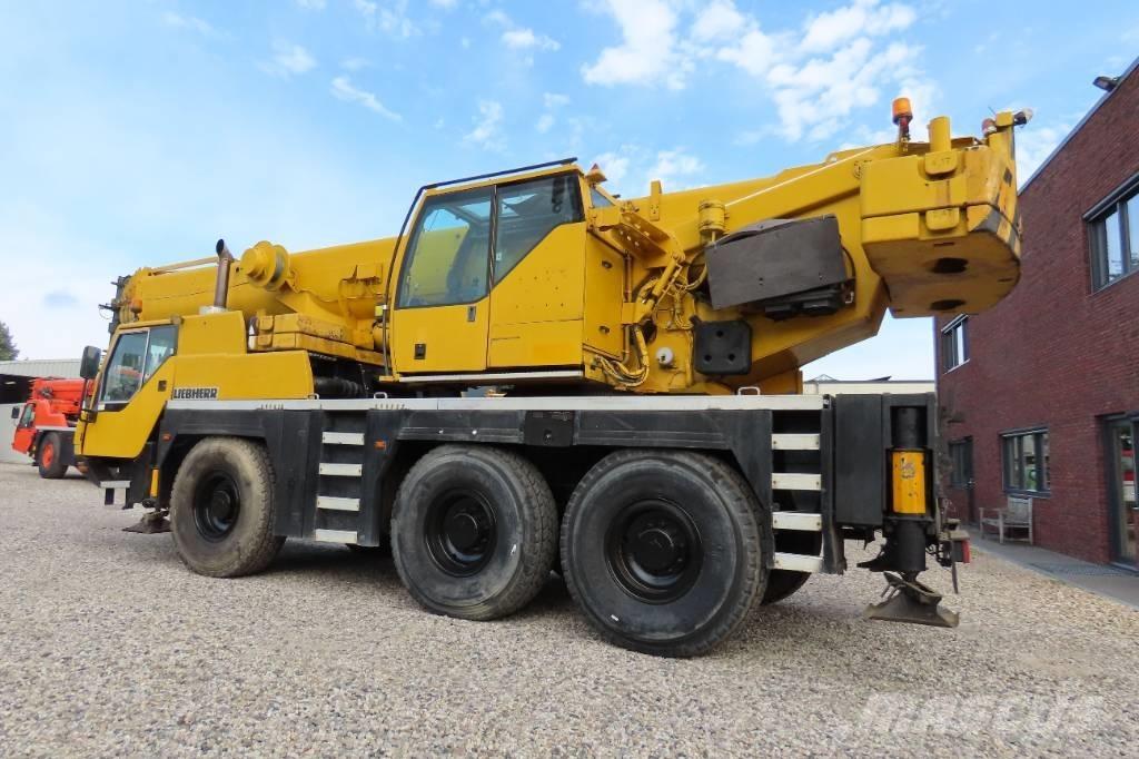 Liebherr LTM 1055-1 オールテレーンクレーン