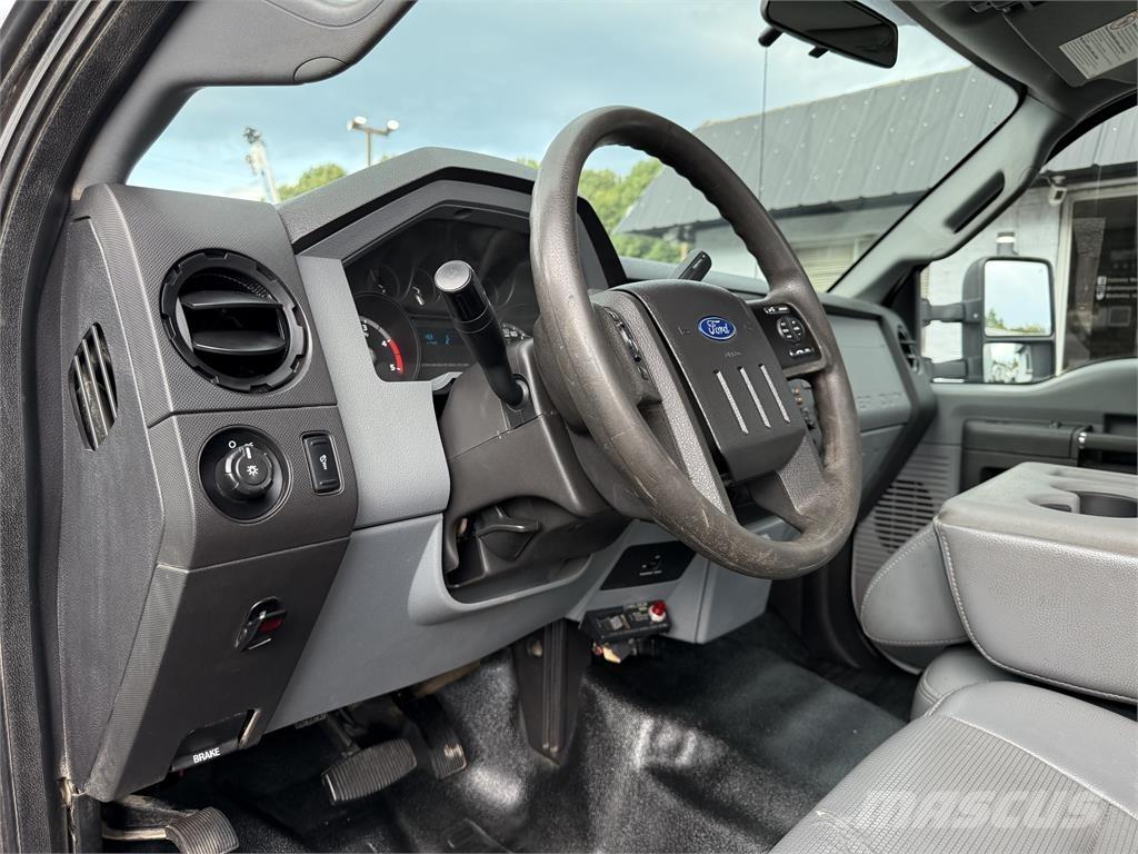 Ford F550 多目的／汎用車両