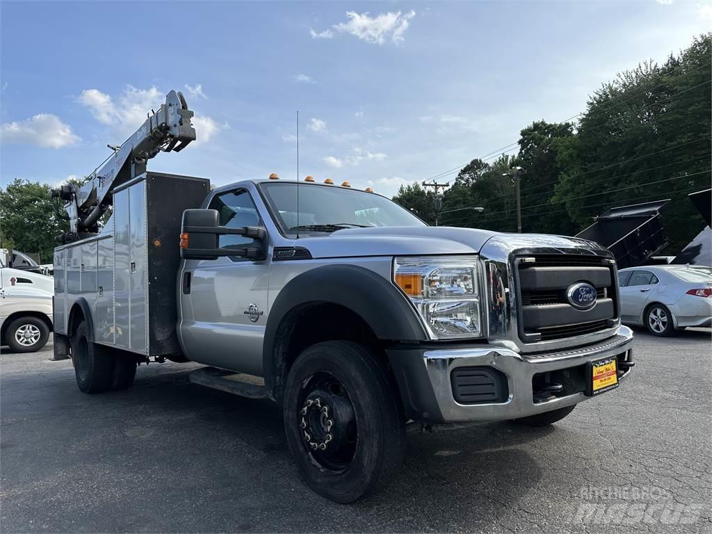 Ford F550 多目的／汎用車両