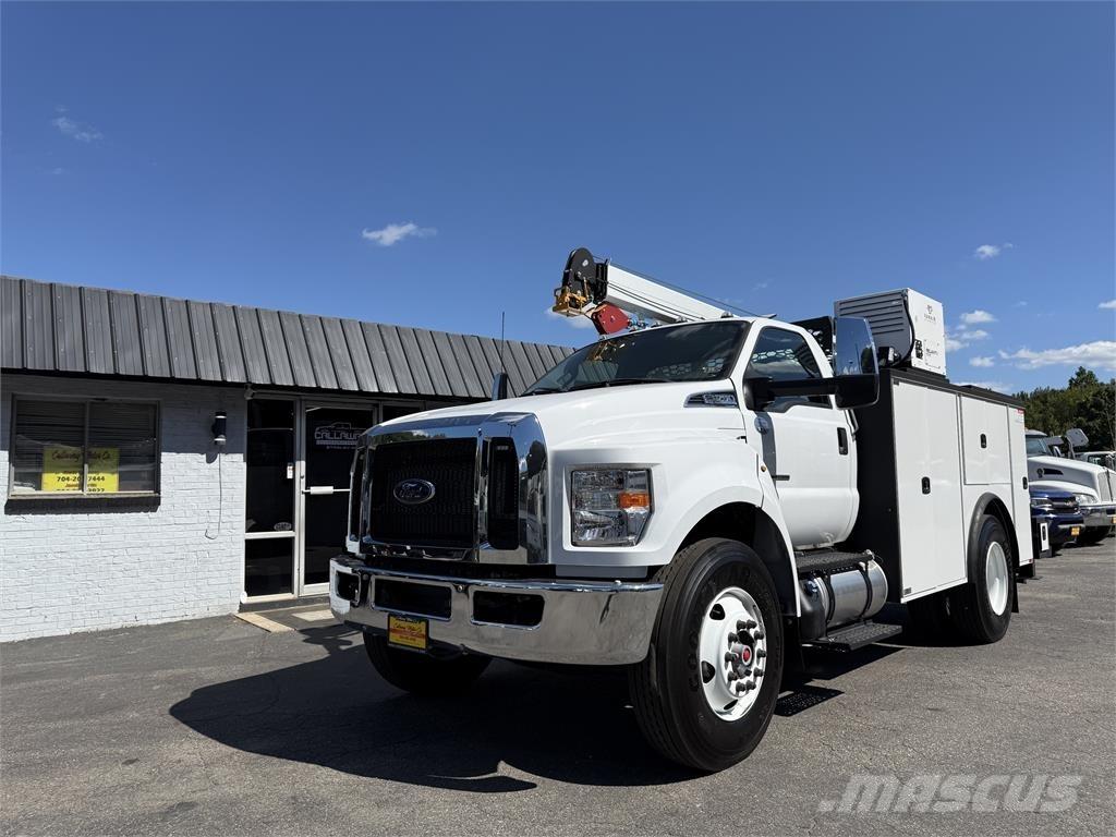Ford F750 多目的／汎用車両