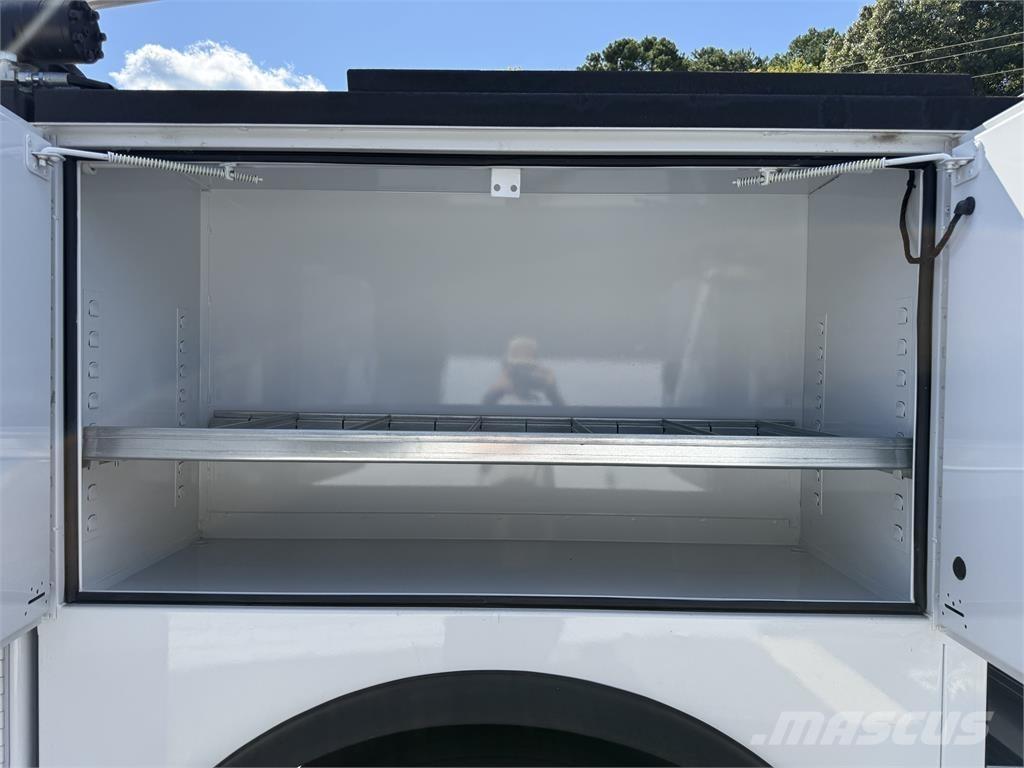 Ford F750 多目的／汎用車両