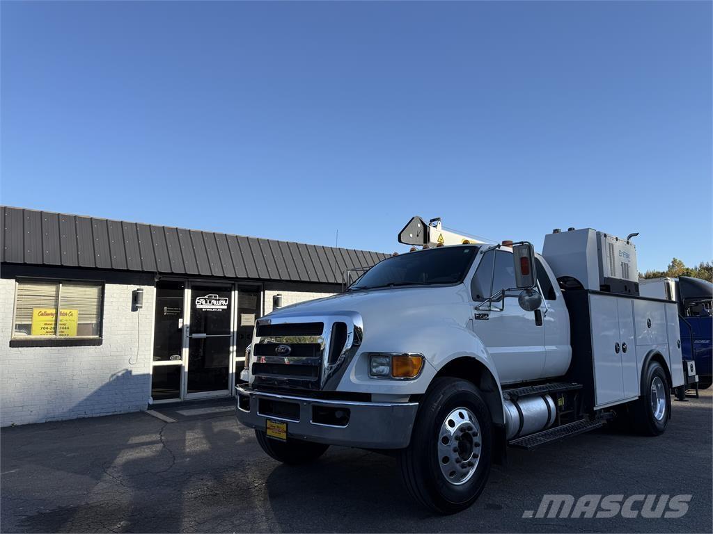 Ford F750 多目的／汎用車両