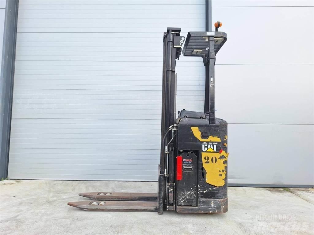 CAT NSR16N 自走式スタッカー