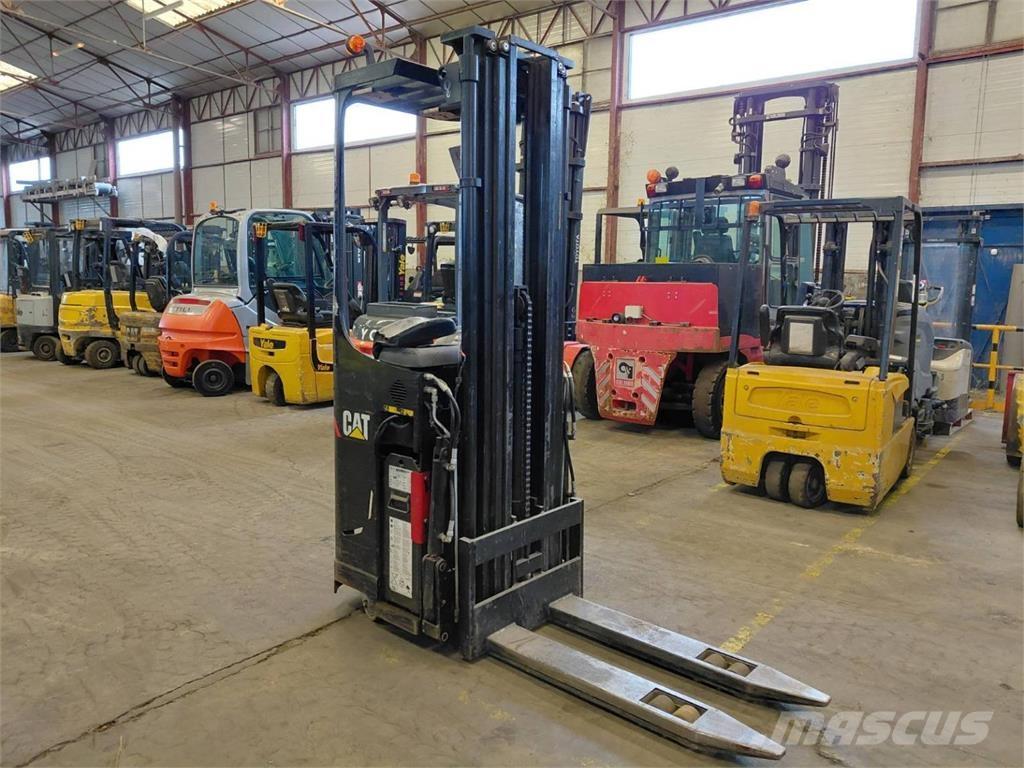 CAT NSR16N 自走式スタッカー