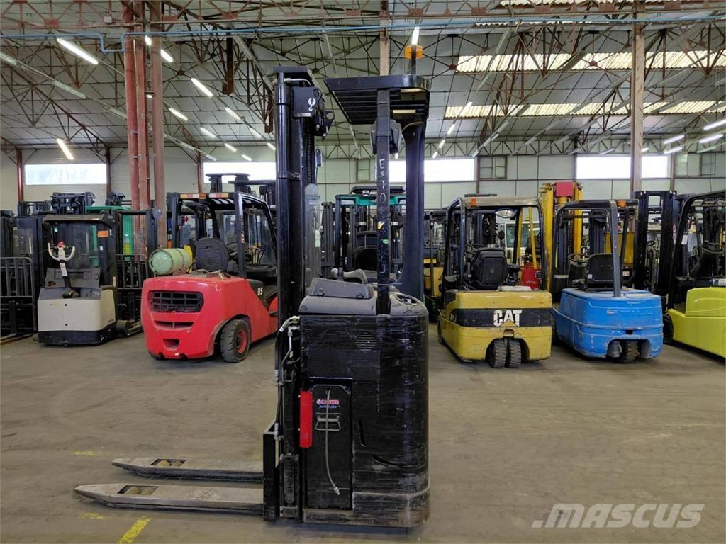 CAT NSR16N 自走式スタッカー