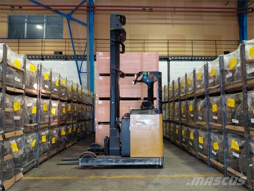 Hyster HYR2.0 リーチフォークリフト