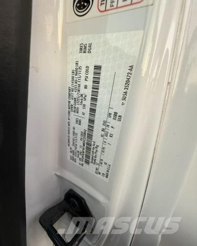 Ford STARCRAFT BUS 中古バスその他