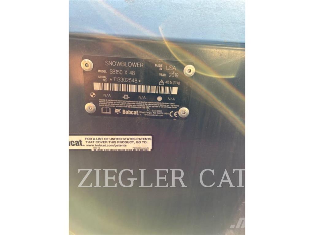 Bobcat S100 スキッドステアローダー