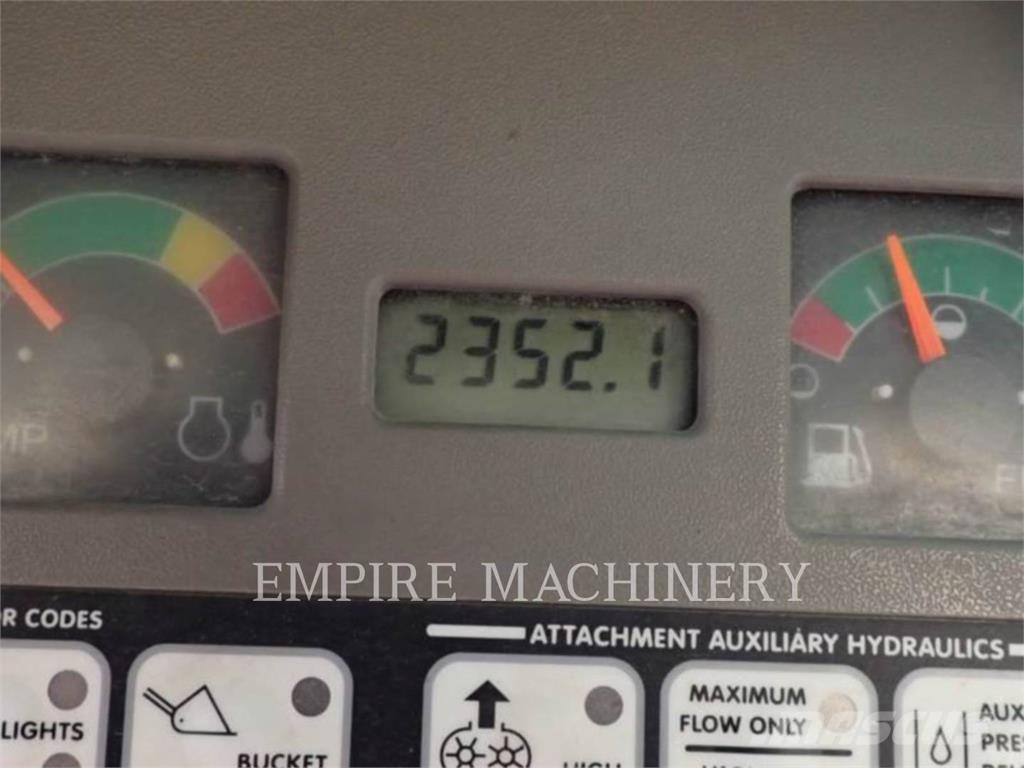 Bobcat S175 スキッドステアローダー