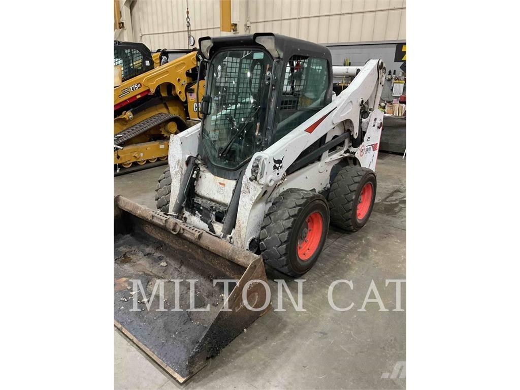 Bobcat S740 スキッドステアローダー