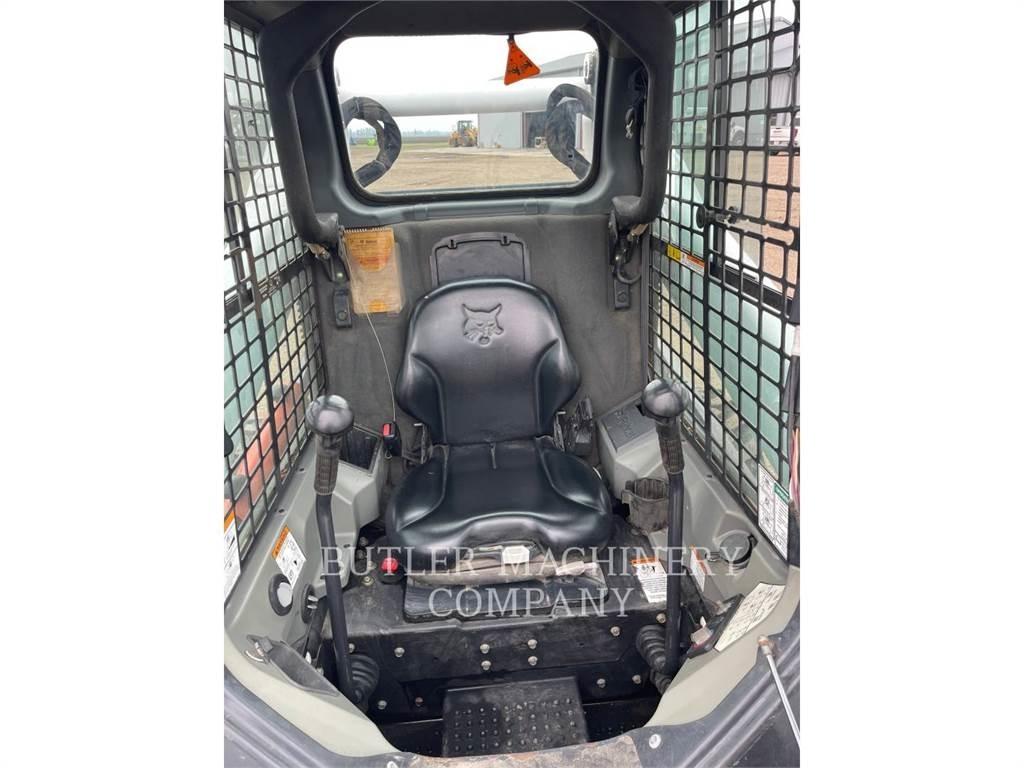 Bobcat S750 スキッドステアローダー