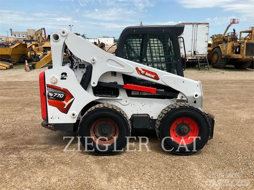 Bobcat S770 スキッドステアローダー