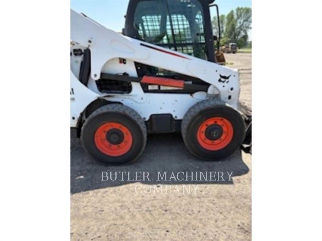 Bobcat S770 スキッドステアローダー