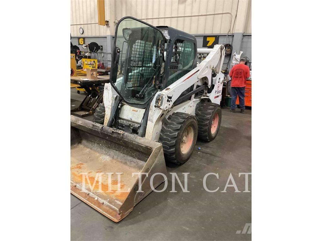Bobcat S770 スキッドステアローダー