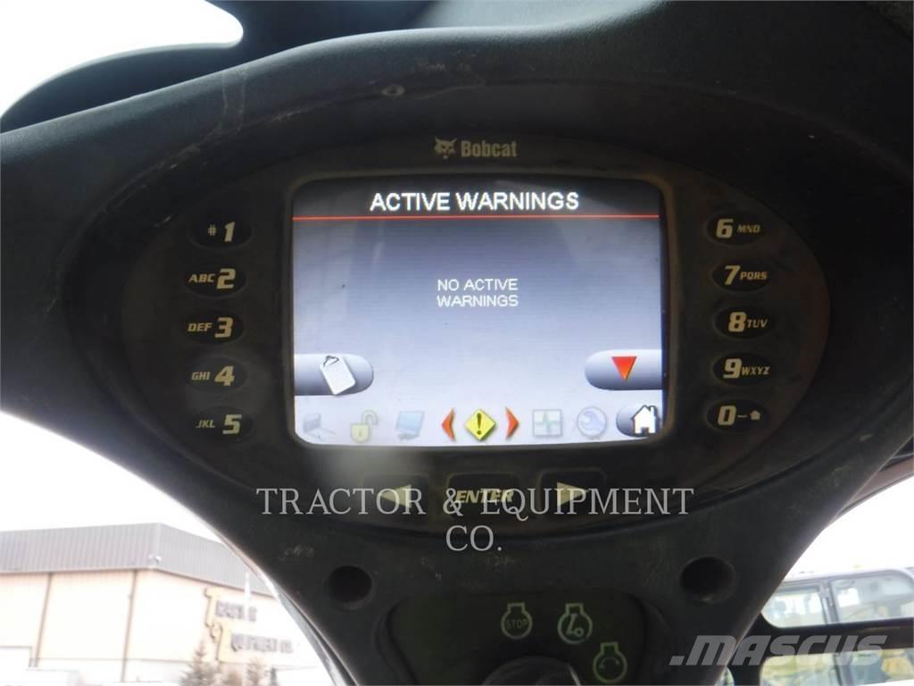 Bobcat T-770 スキッドステアローダー